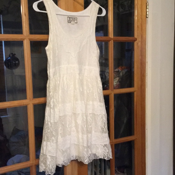 Dresses & Skirts - White lace dress